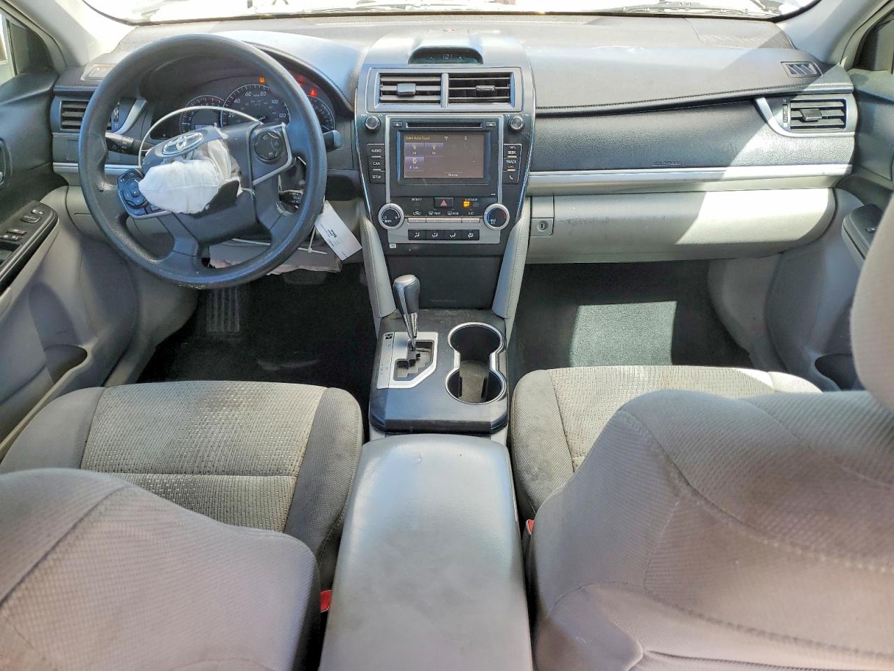 2014 TOYOTA CAMRY LE photo 8