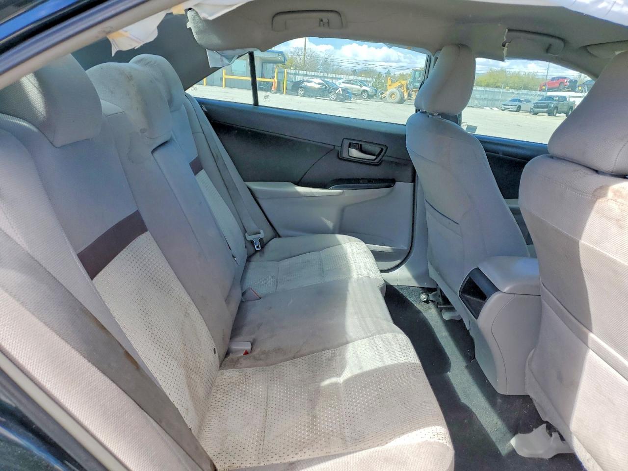 2014 TOYOTA CAMRY LE photo 10