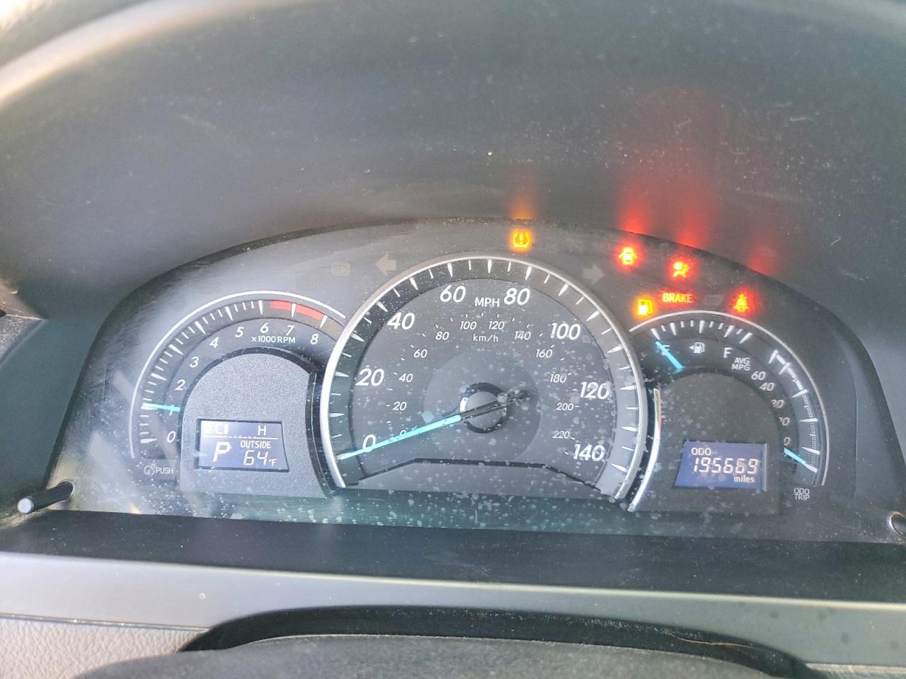 2014 TOYOTA CAMRY LE photo 9