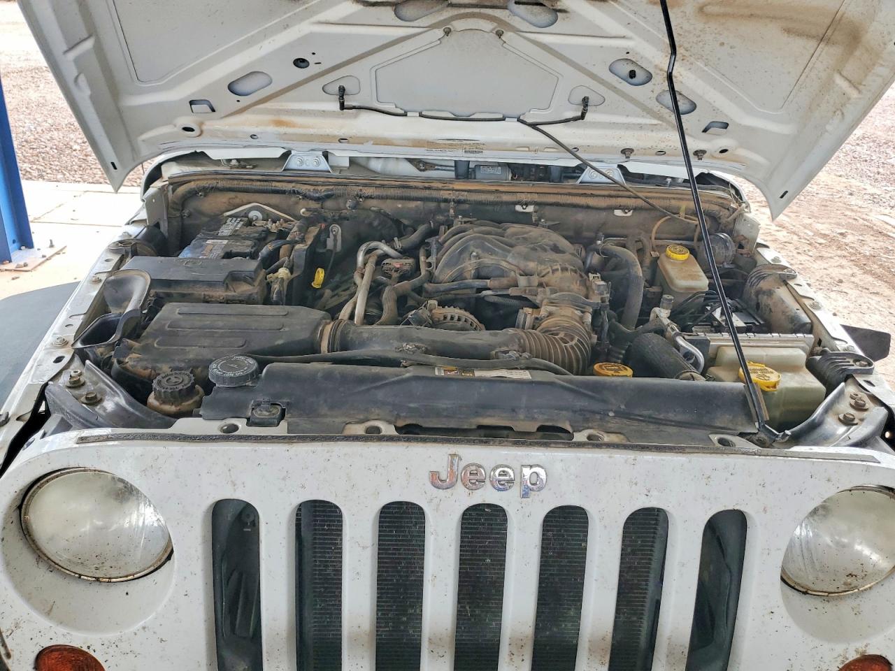 2013 JEEP WRANGLER UNLIMITED SPORT photo 11