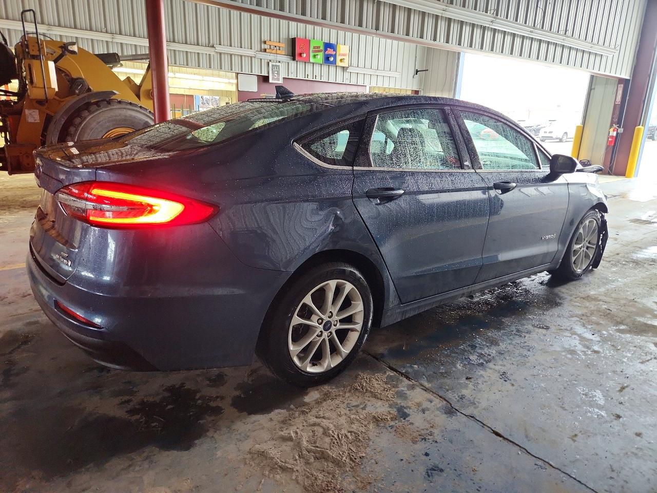 2019 FORD FUSION SE photo 3