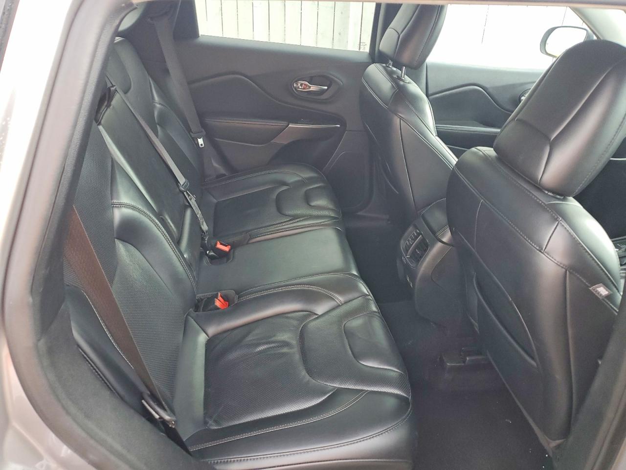 2021 JEEP CHEROKEE LATITUDE LUX photo 10