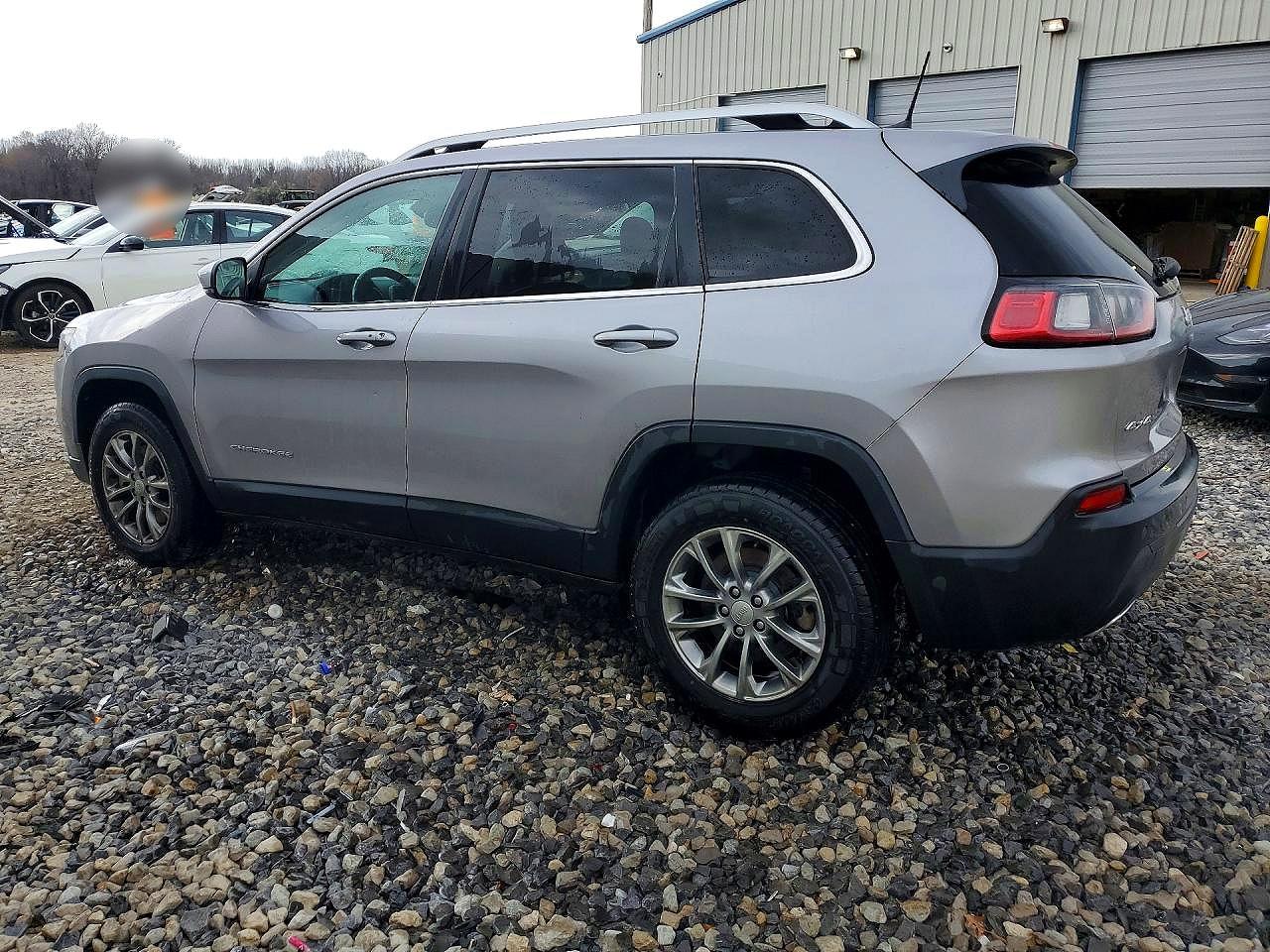 2021 JEEP CHEROKEE LATITUDE LUX photo 2