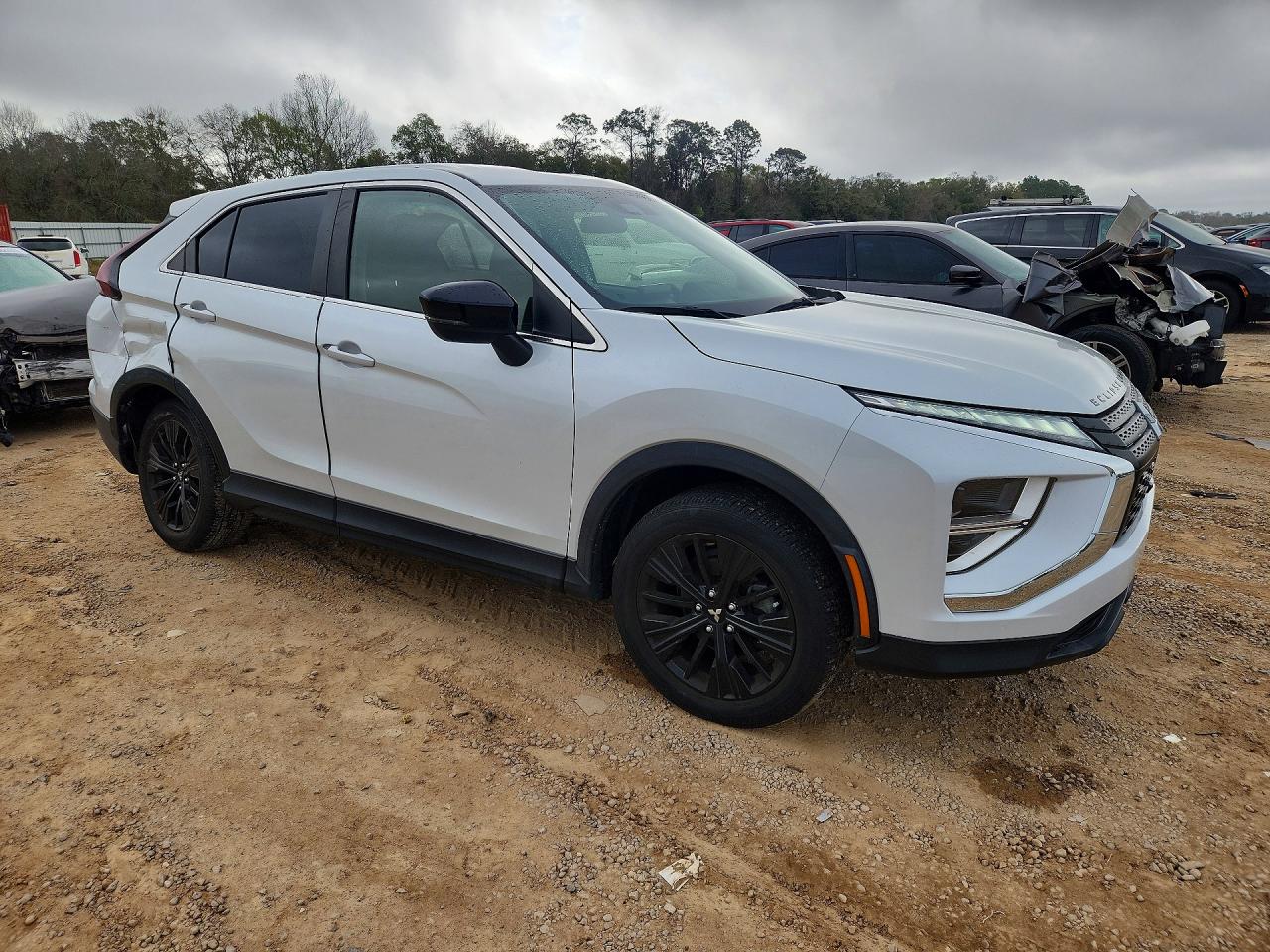2022 MITSUBISHI ECLIPSE CROSS LE photo 4