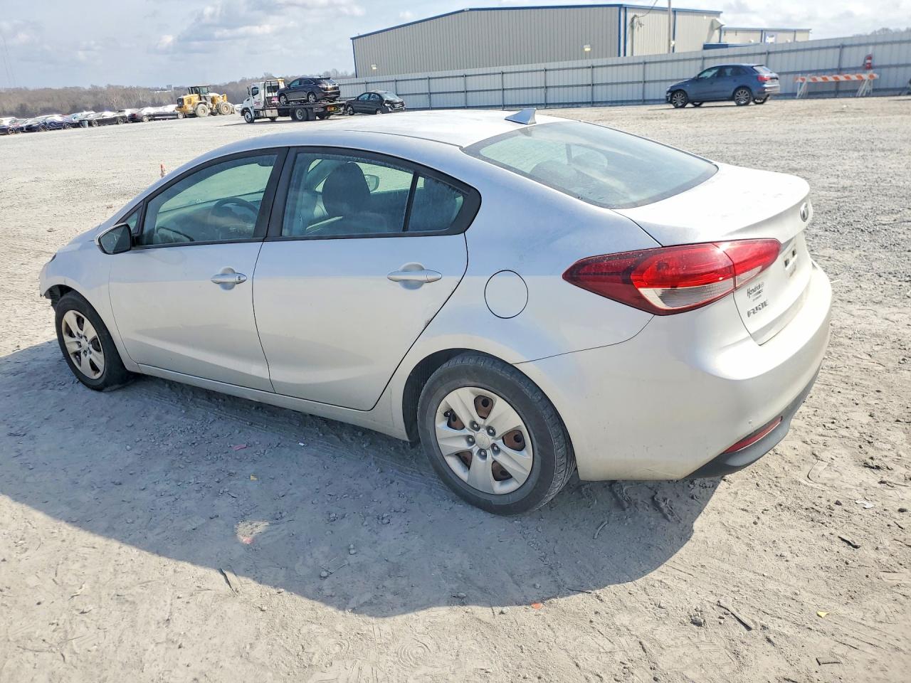 2017 KIA FORTE LX photo 2