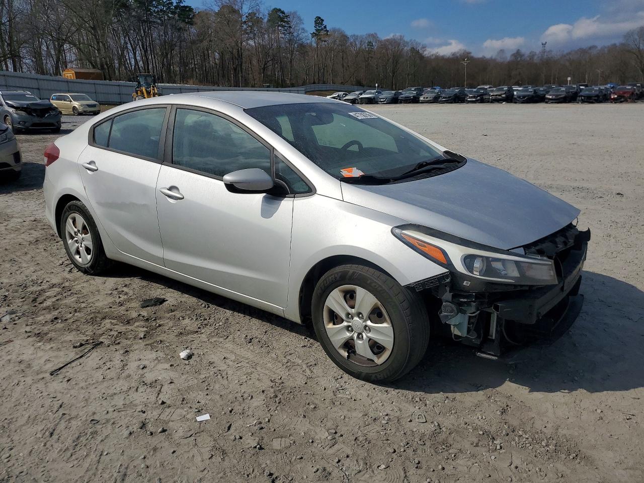 2017 KIA FORTE LX photo 4