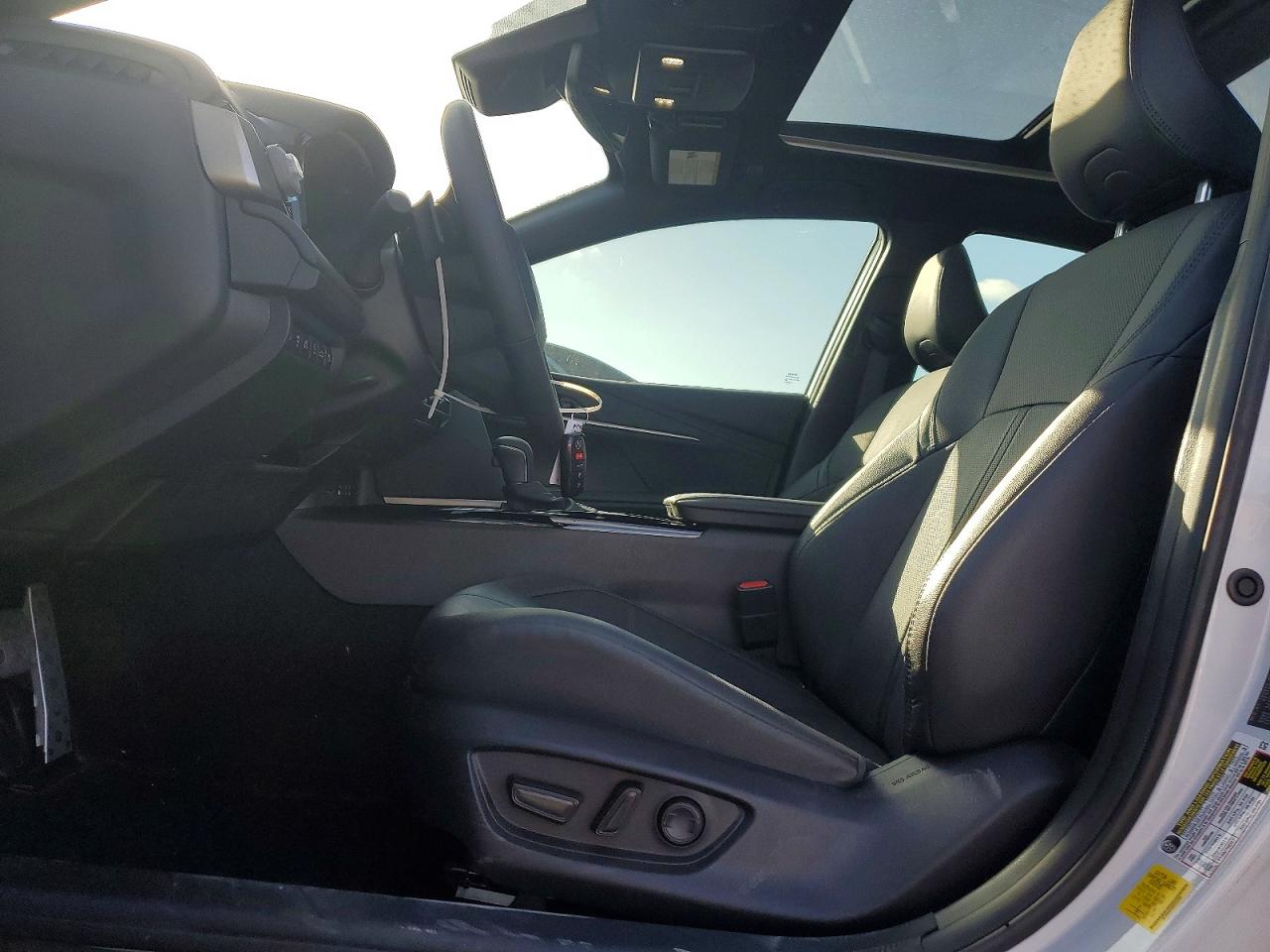 2025 TOYOTA CAMRY XSE photo 13