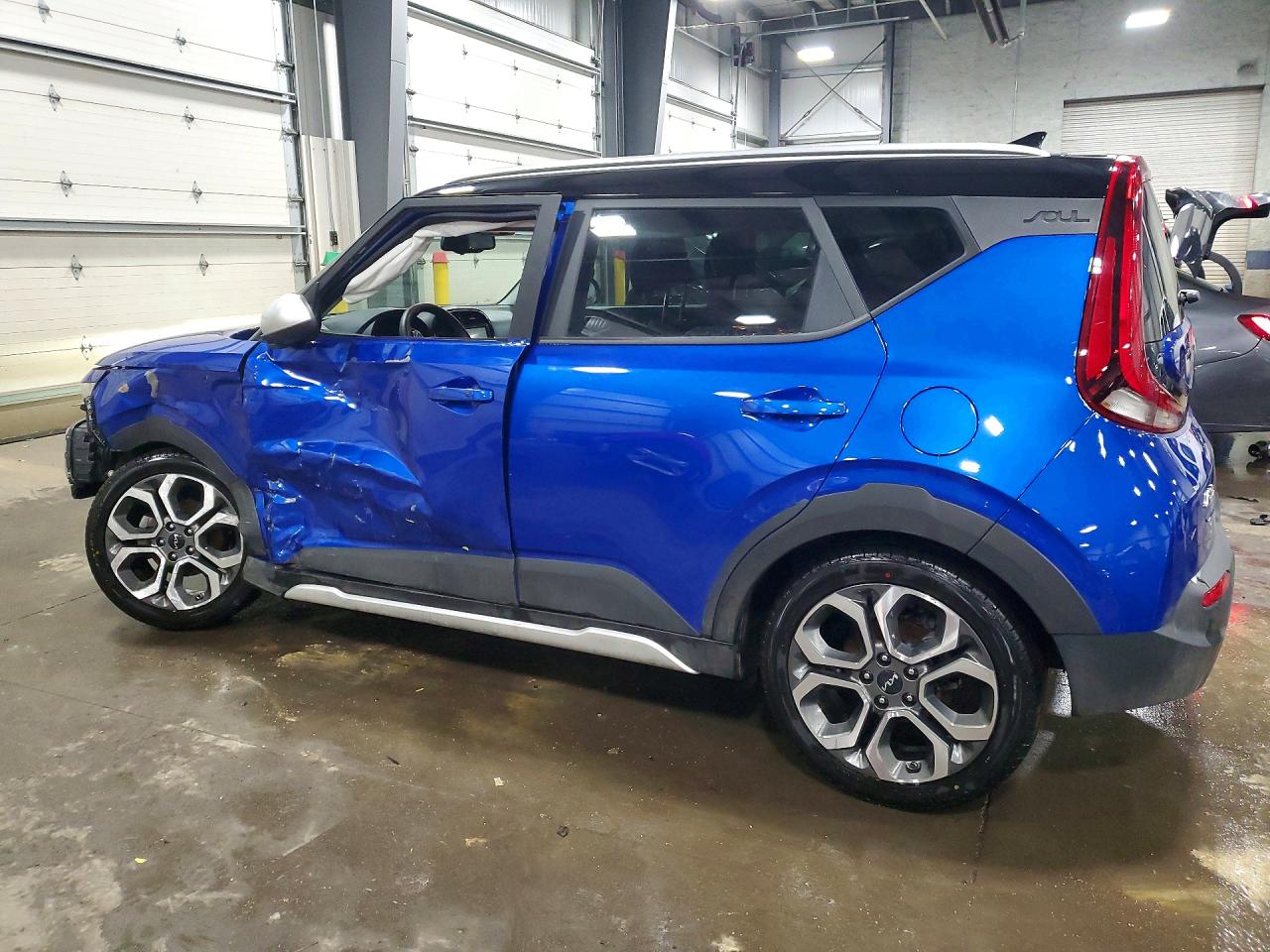 2022 KIA SOUL X-LINE photo 3