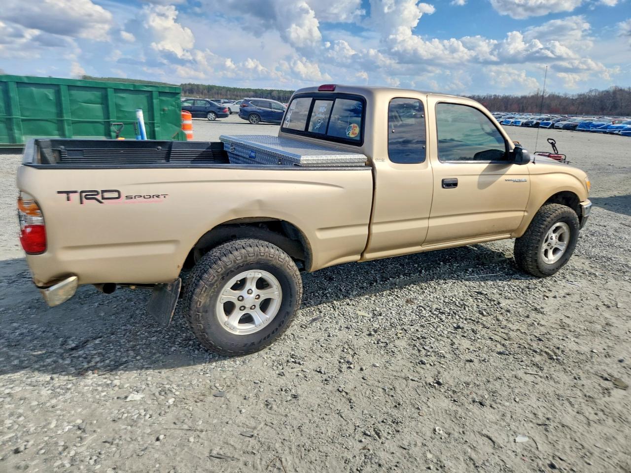 2002 TOYOTA TACOMA BASE photo 3