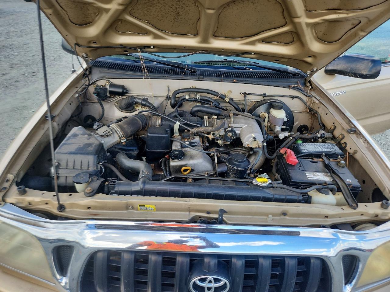 2002 TOYOTA TACOMA BASE photo 11