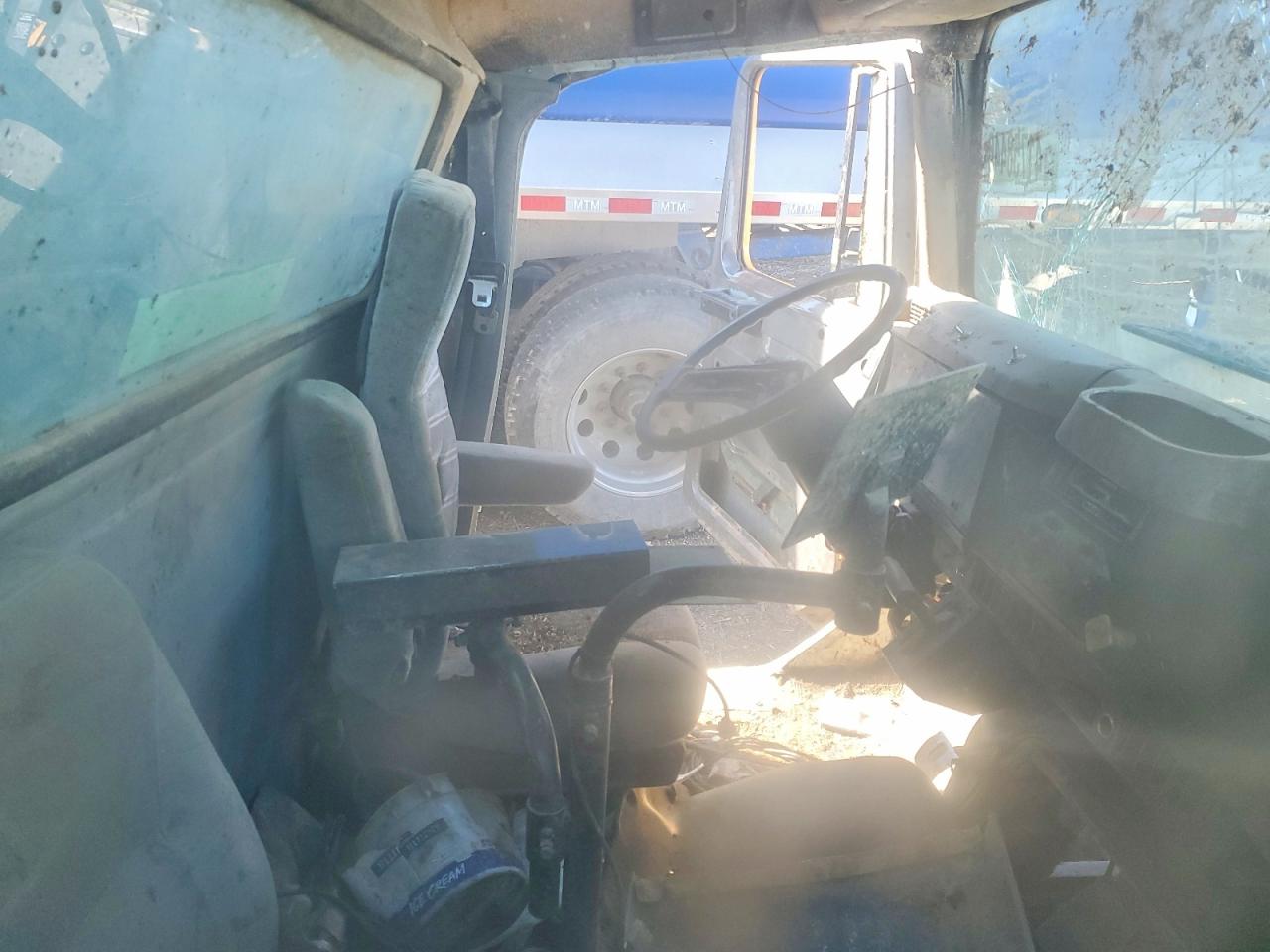 1997 INTERNATIONAL 4000 4900 photo 11