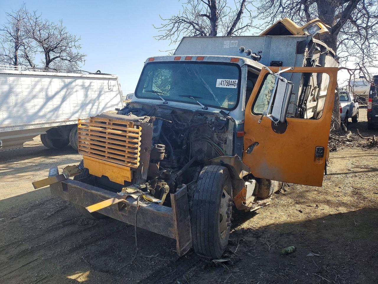 1997 INTERNATIONAL 4000 4900 photo 3