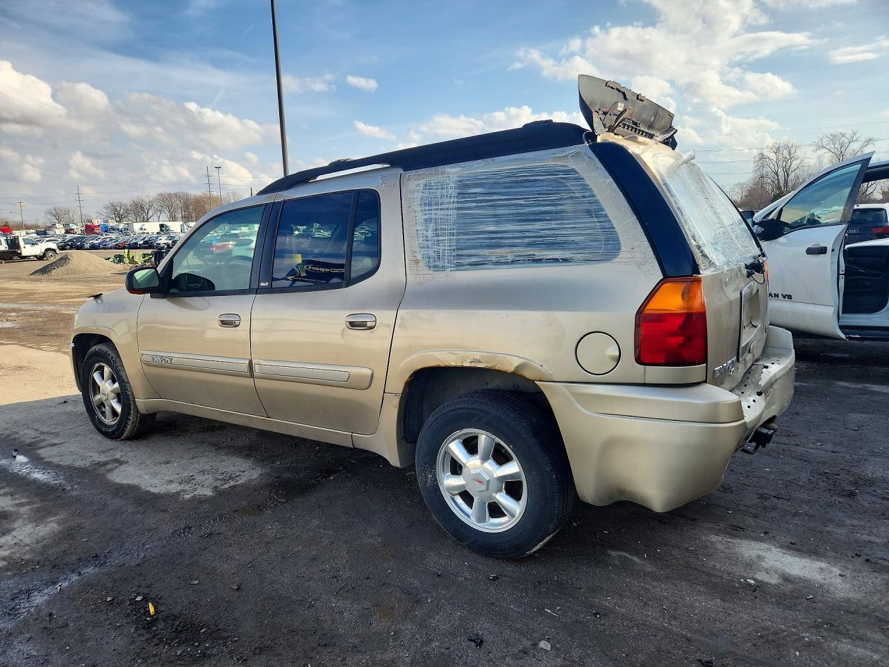 2004 GMC ENVOY XL photo 3
