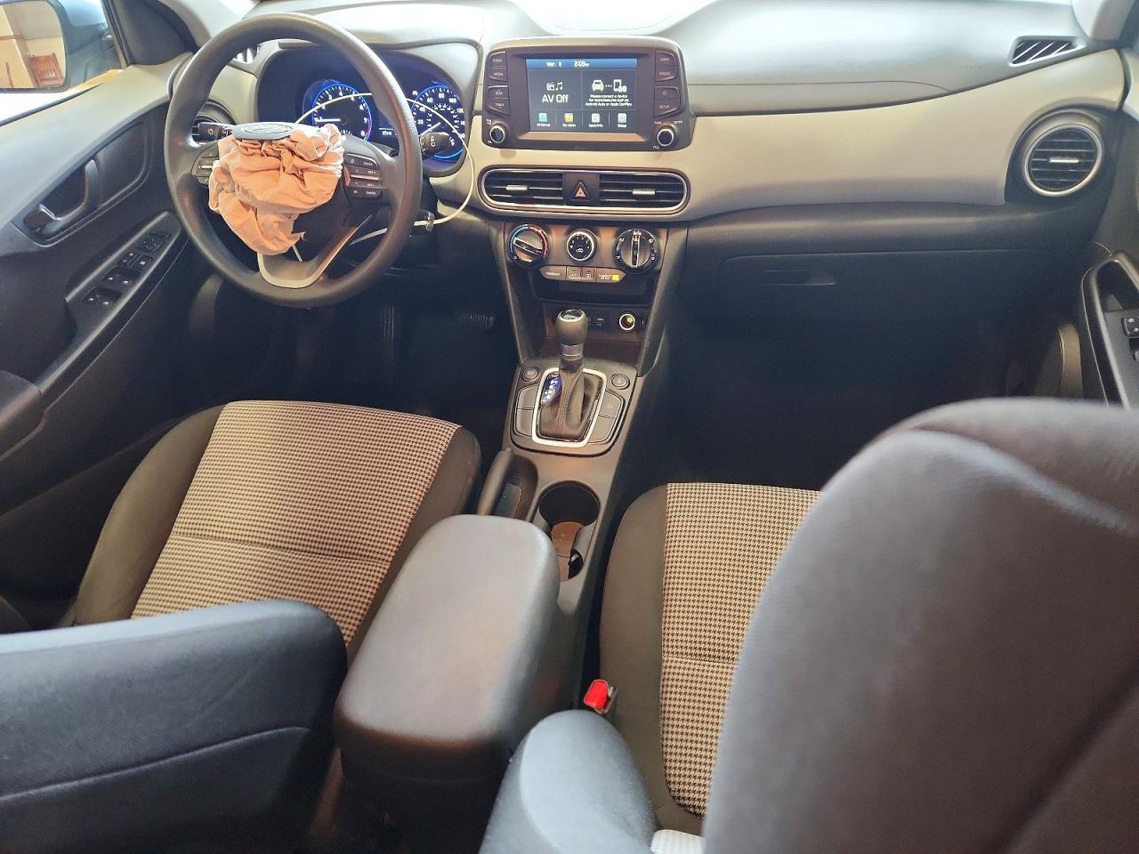 2020 HYUNDAI KONA SE photo 15