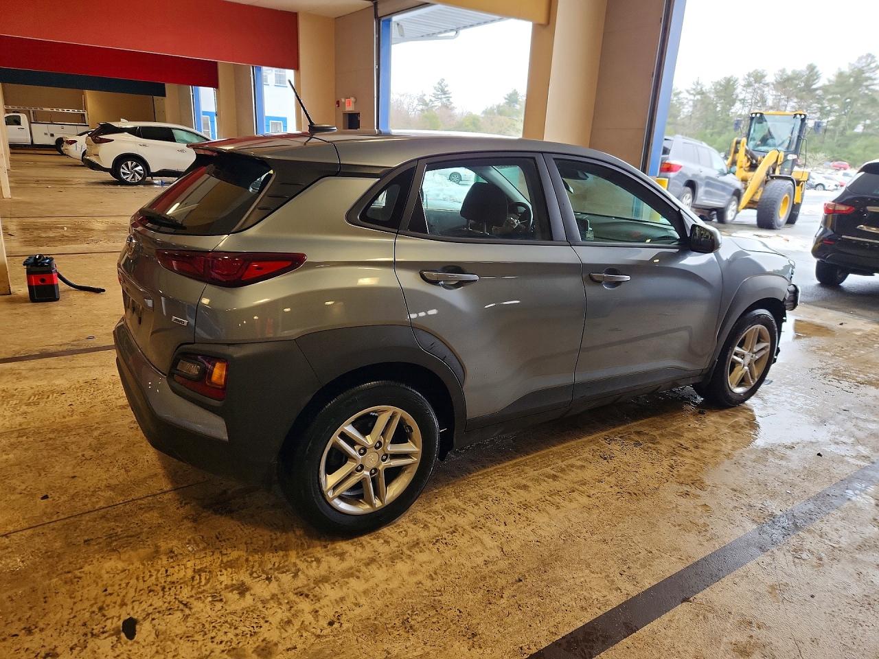 2020 HYUNDAI KONA SE photo 5
