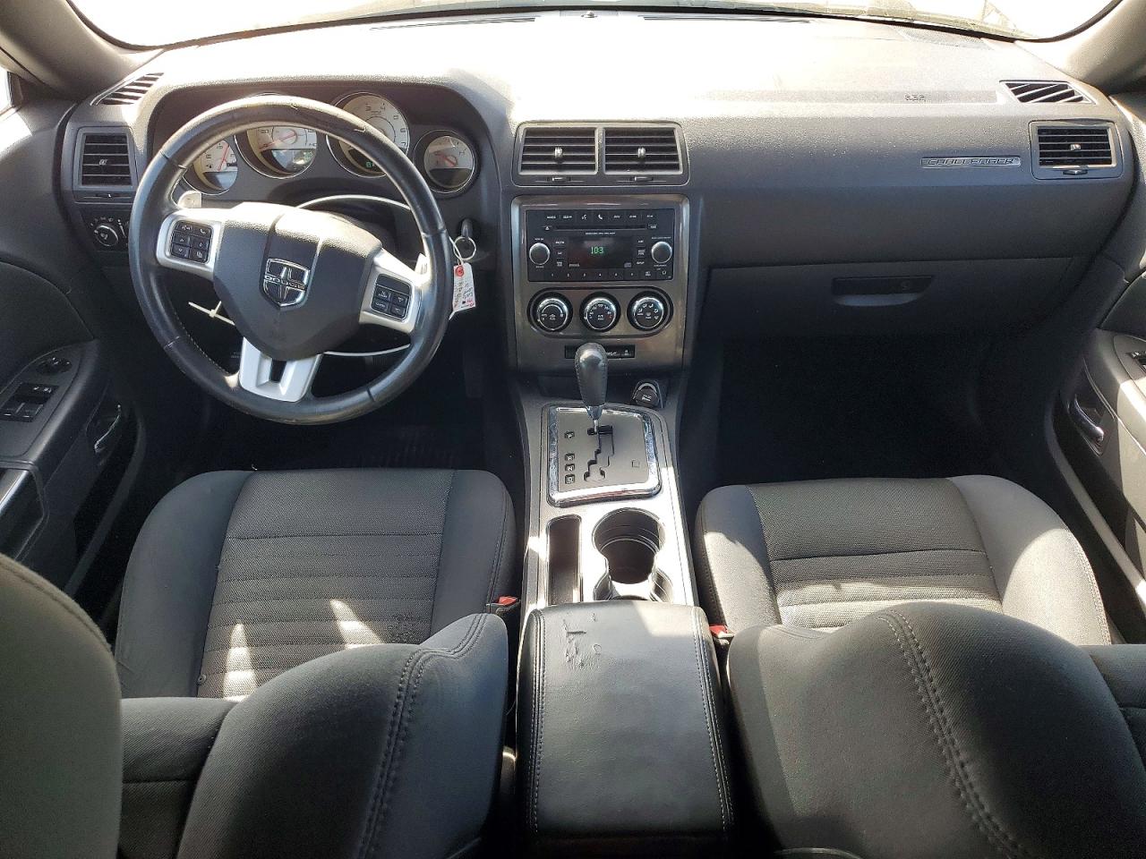 2013 DODGE CHALLENGER SXT photo 8