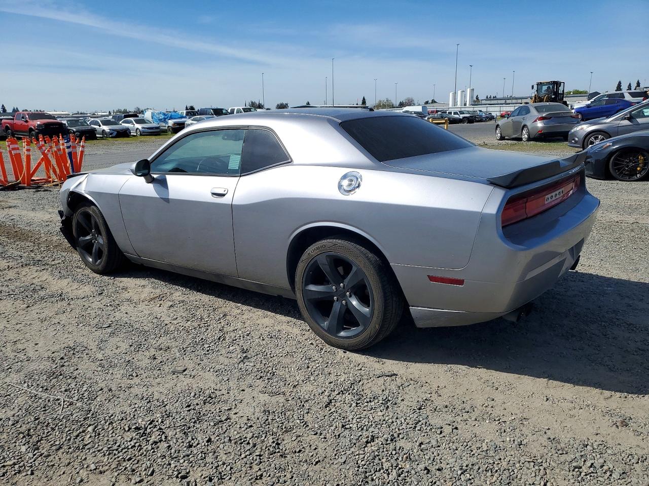 2013 DODGE CHALLENGER SXT photo 2