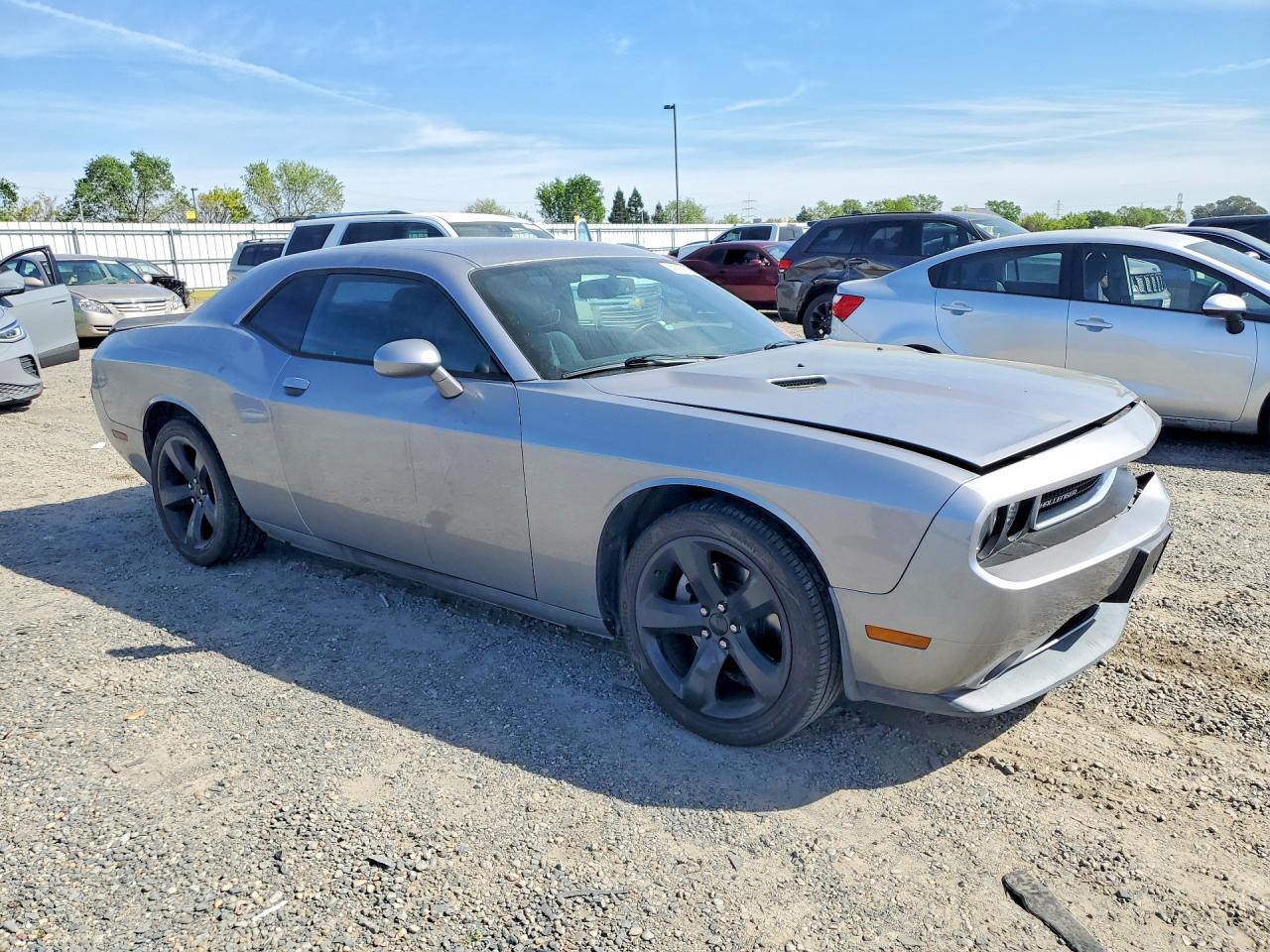 2013 DODGE CHALLENGER SXT photo 4