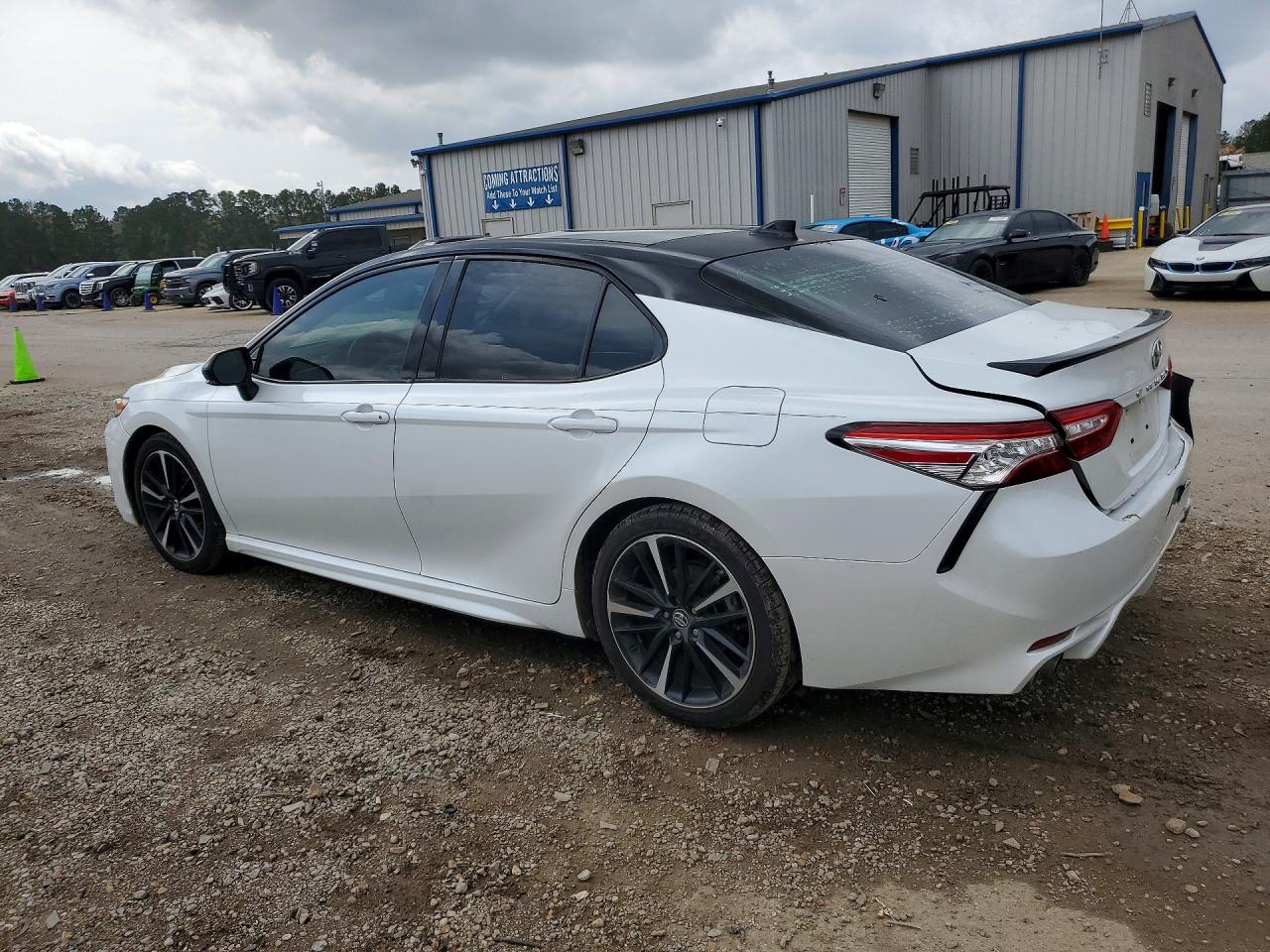 2020 TOYOTA CAMRY XSE photo 4