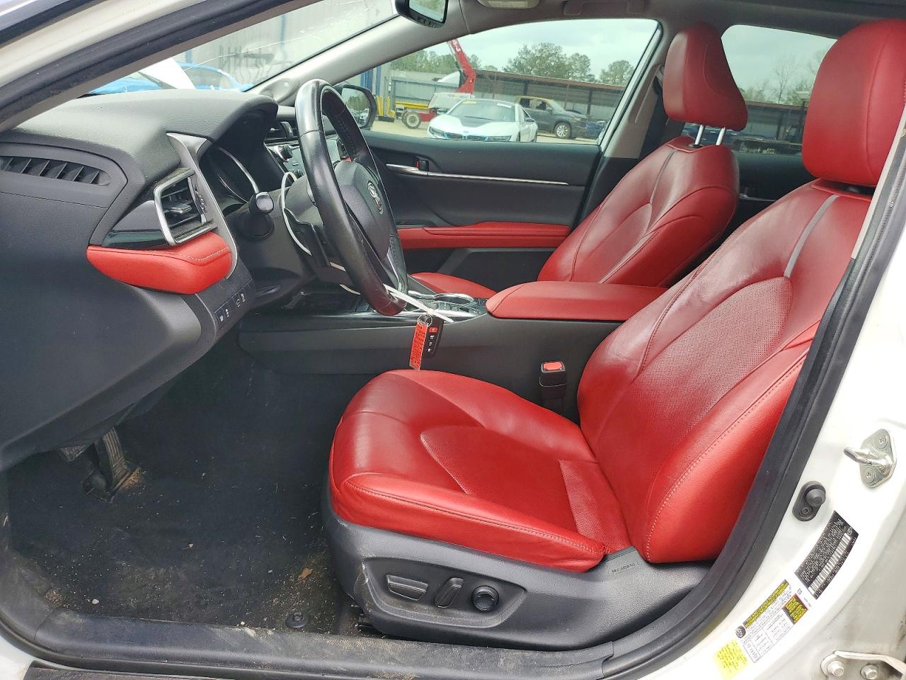 2020 TOYOTA CAMRY XSE photo 19