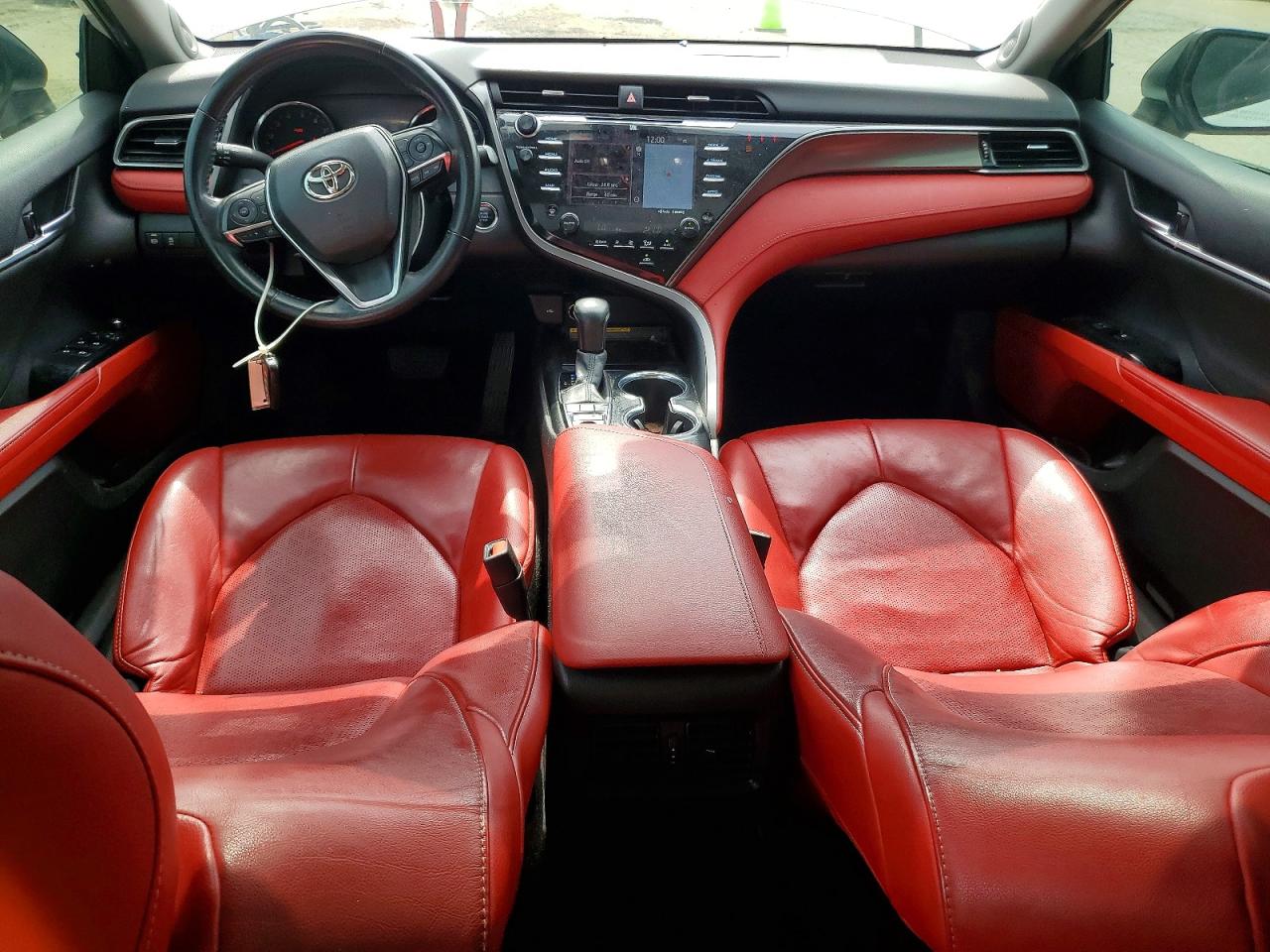 2020 TOYOTA CAMRY XSE photo 22