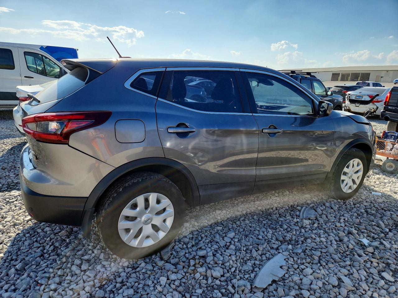 2020 NISSAN ROGUE SPORT S photo 3