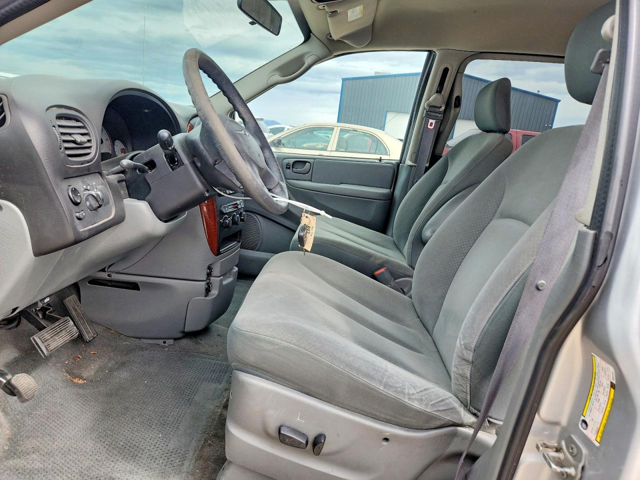 2007 CHRYSLER TOWN & COUNTRY LX photo 7