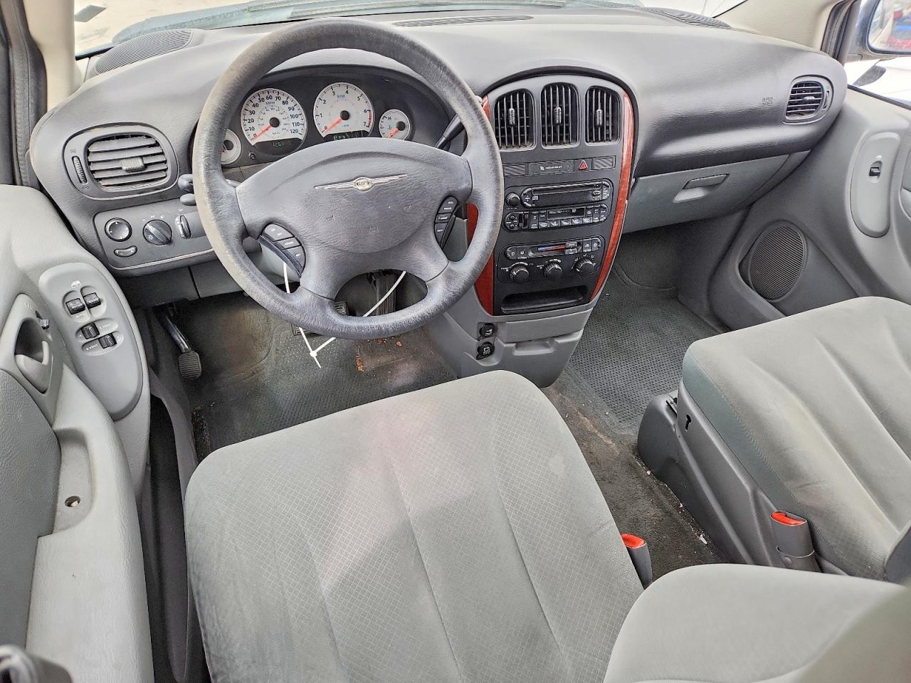 2007 CHRYSLER TOWN & COUNTRY LX photo 8