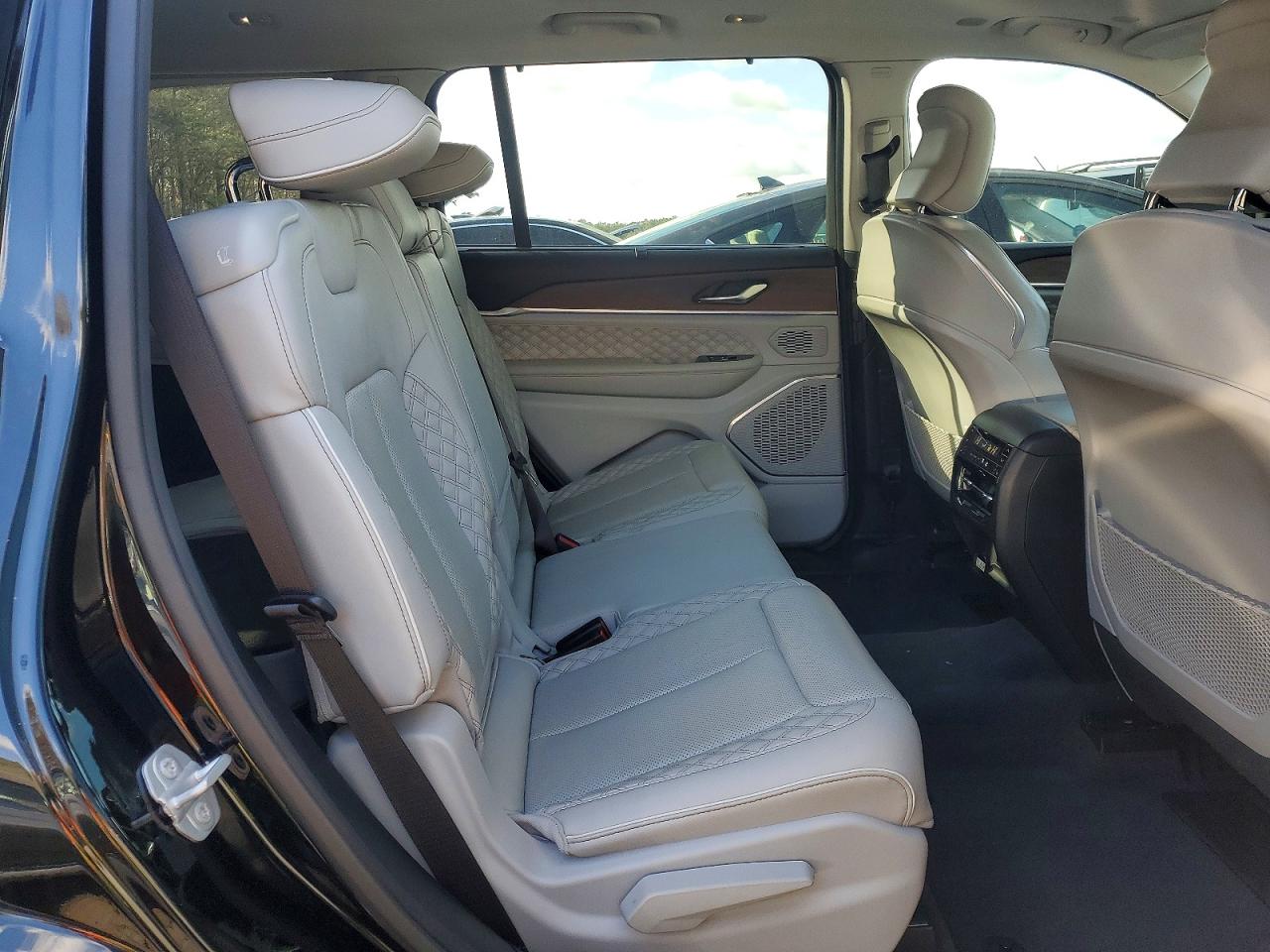 2023 JEEP GRAND CHEROKEE L SUMMIT photo 10
