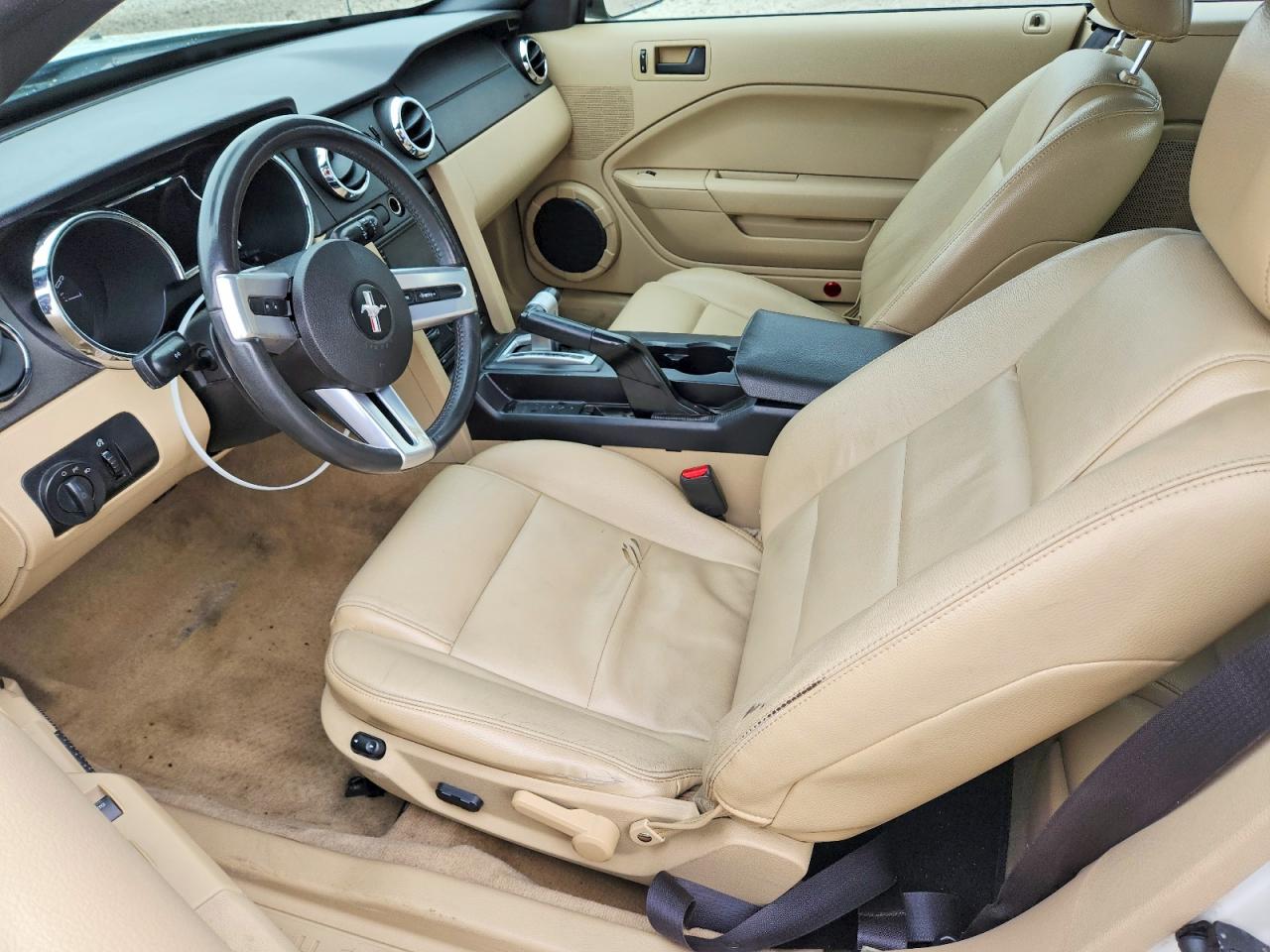 2005 FORD MUSTANG photo 19