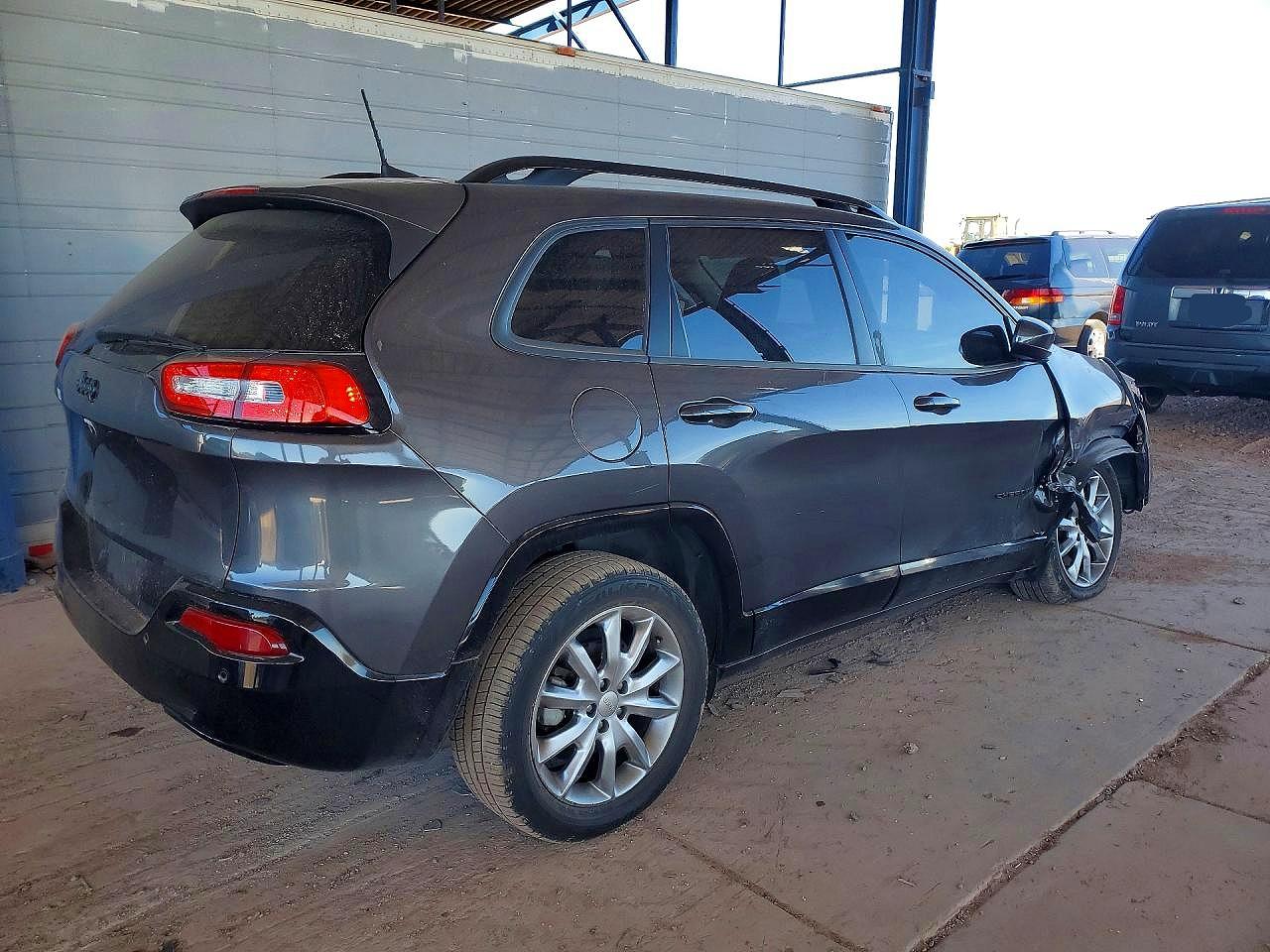 2018 JEEP CHEROKEE LATITUDE photo 3