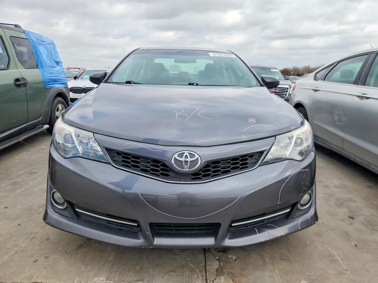 2014 TOYOTA CAMRY SE photo 5