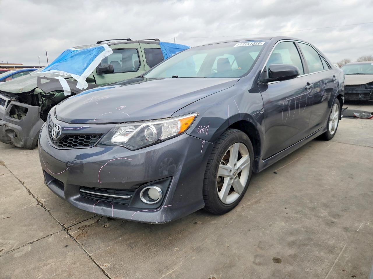 2014 TOYOTA CAMRY