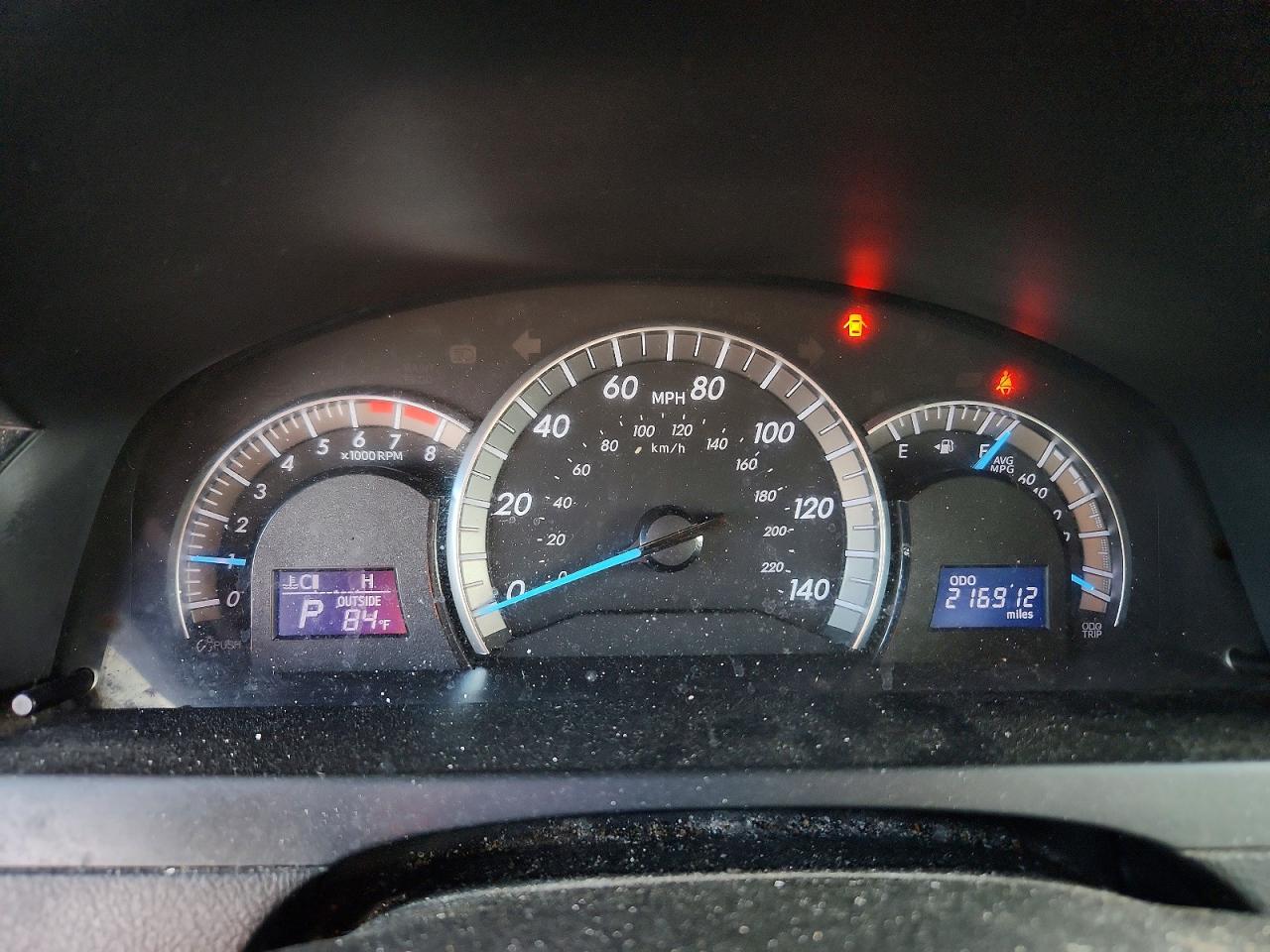2014 TOYOTA CAMRY SE photo 9