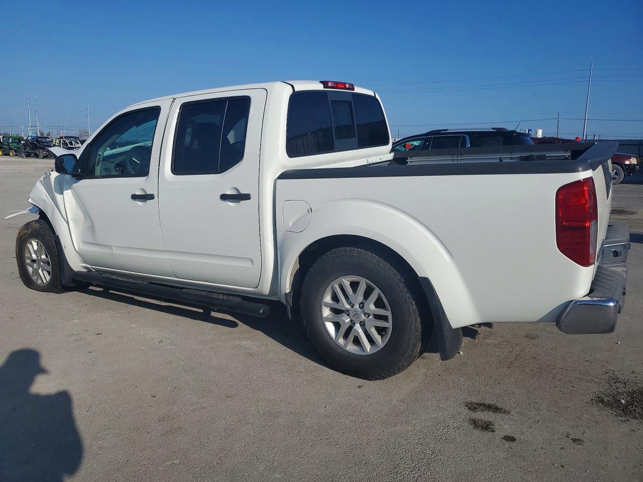 2018 NISSAN FRONTIER SV photo 3