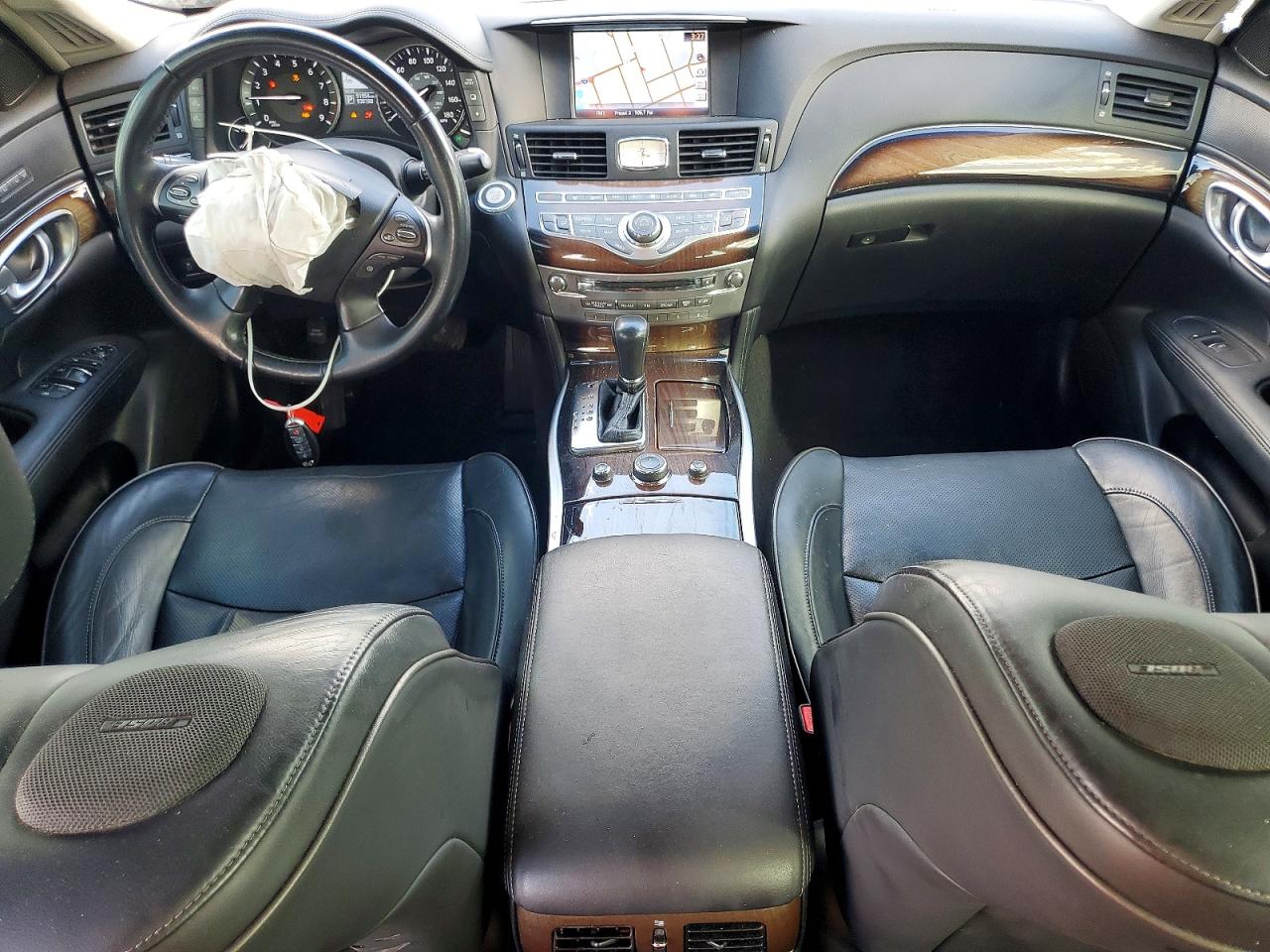 2016 INFINITI Q70L 3.7 photo 8