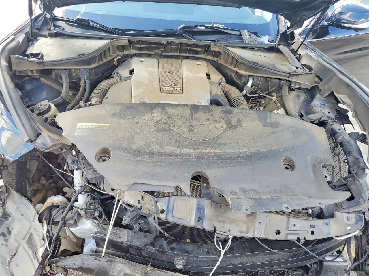 2016 INFINITI Q70L 3.7 photo 11