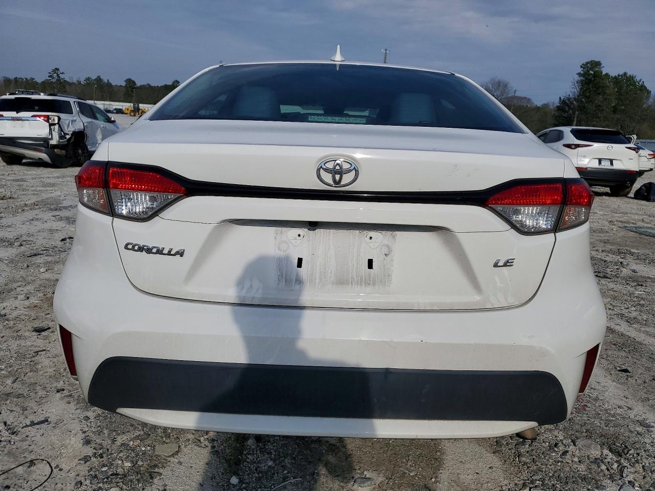 2020 TOYOTA COROLLA LE photo 11