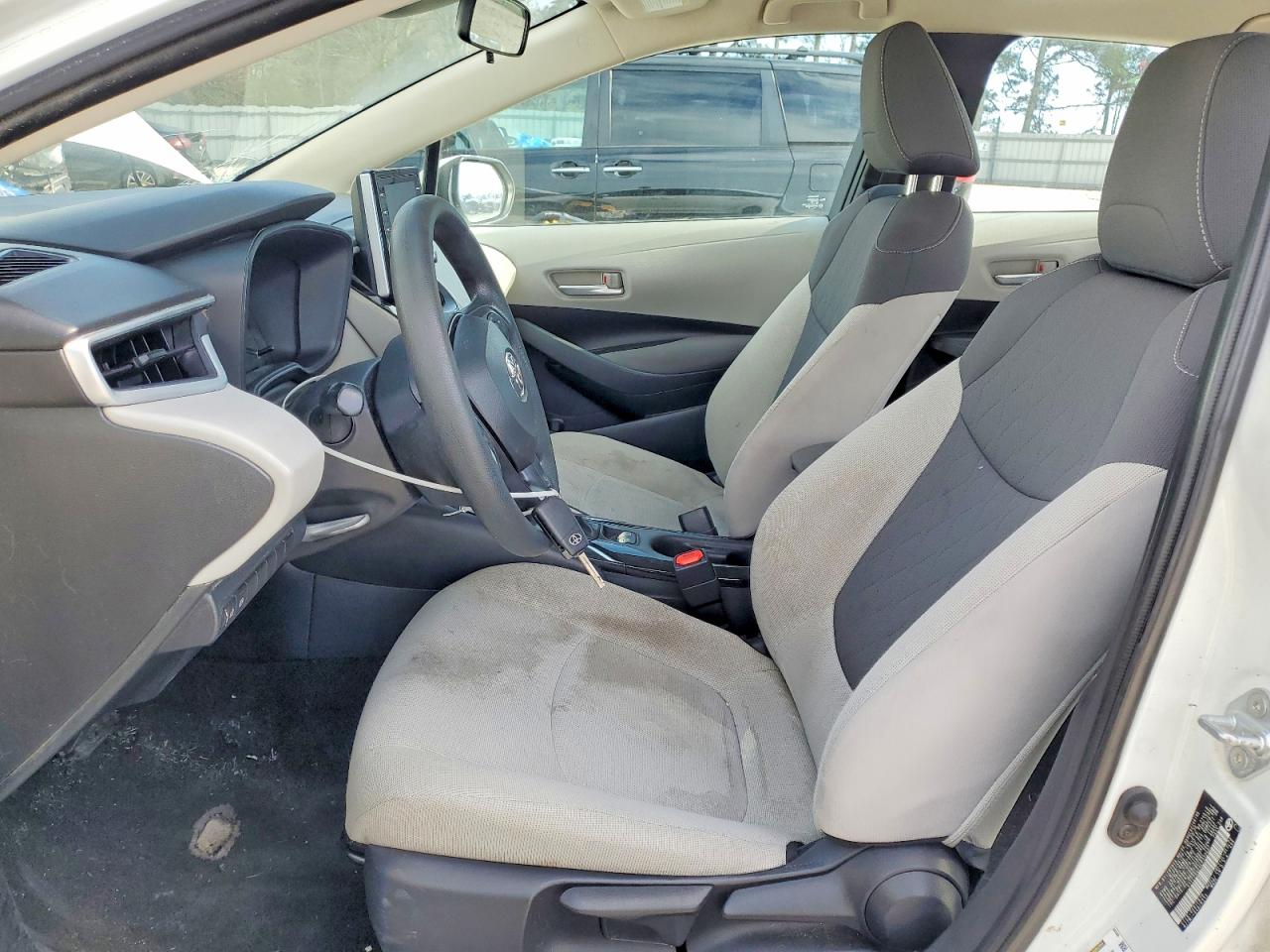 2020 TOYOTA COROLLA LE photo 13
