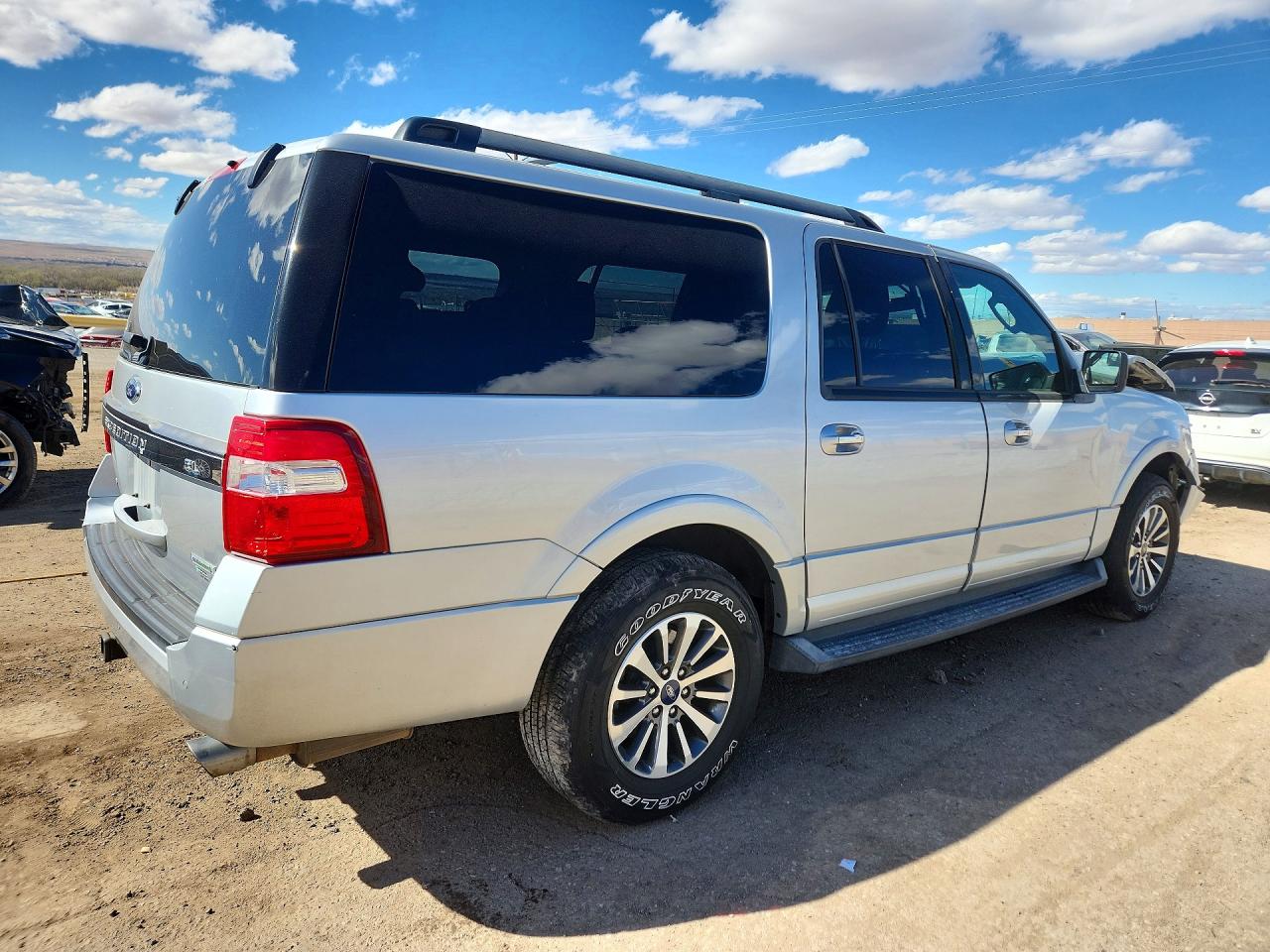 2017 FORD EXPEDITION EL XLT photo 3