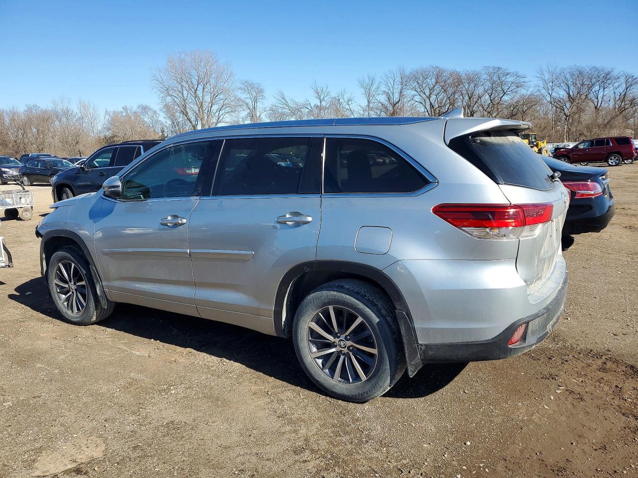 2018 TOYOTA HIGHLANDER XLE photo 2