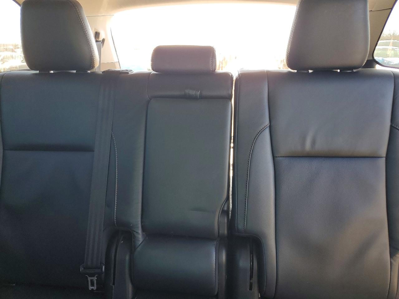 2018 TOYOTA HIGHLANDER XLE photo 10