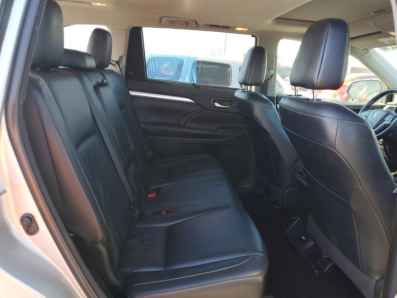 2018 TOYOTA HIGHLANDER XLE photo 11