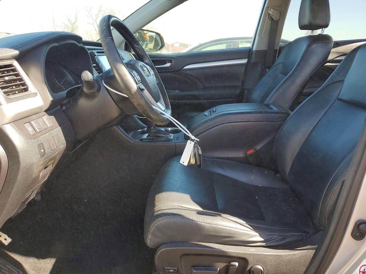 2018 TOYOTA HIGHLANDER XLE photo 7