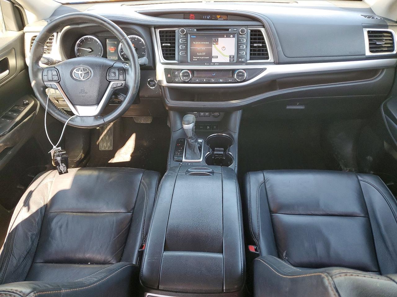 2018 TOYOTA HIGHLANDER XLE photo 8