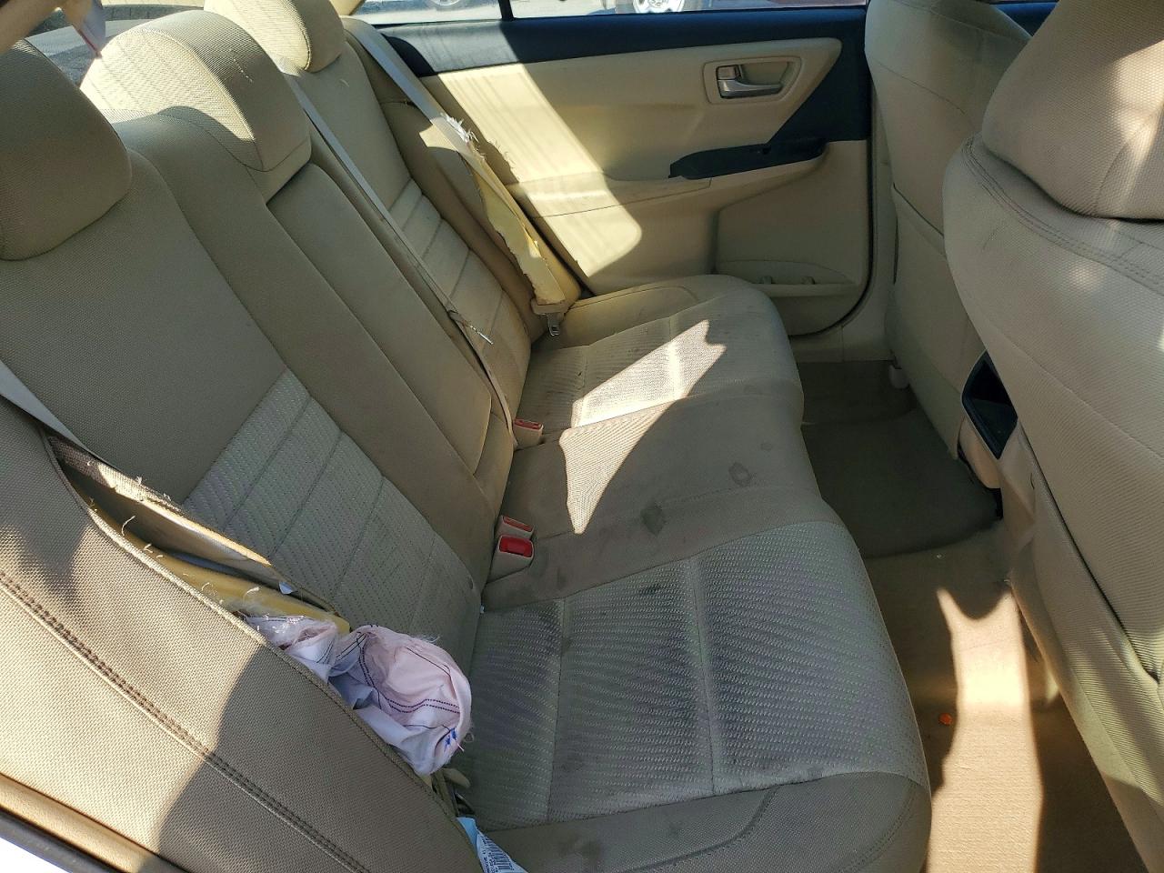 2017 TOYOTA CAMRY LE photo 10