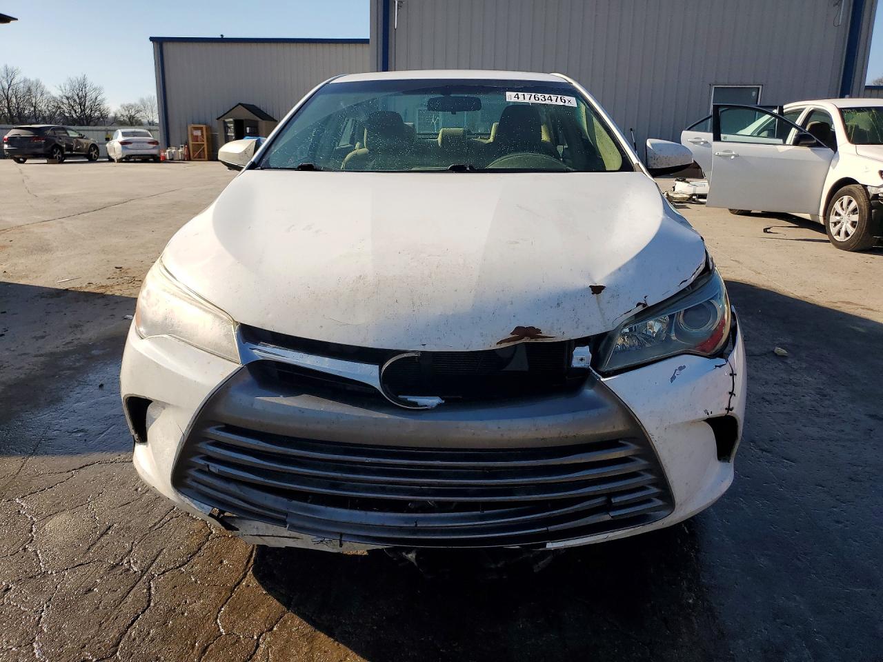 2017 TOYOTA CAMRY LE photo 5