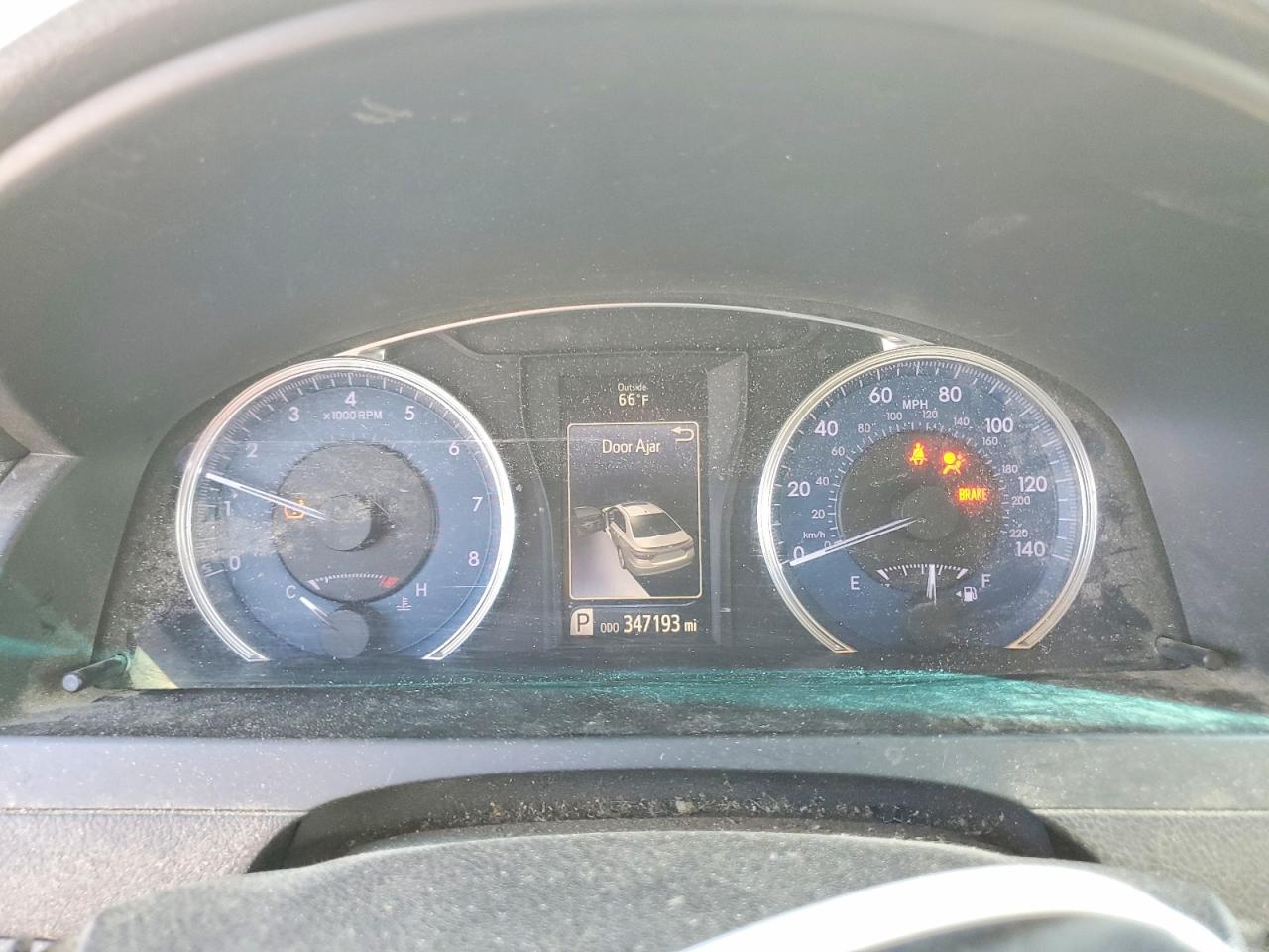 2017 TOYOTA CAMRY LE photo 9