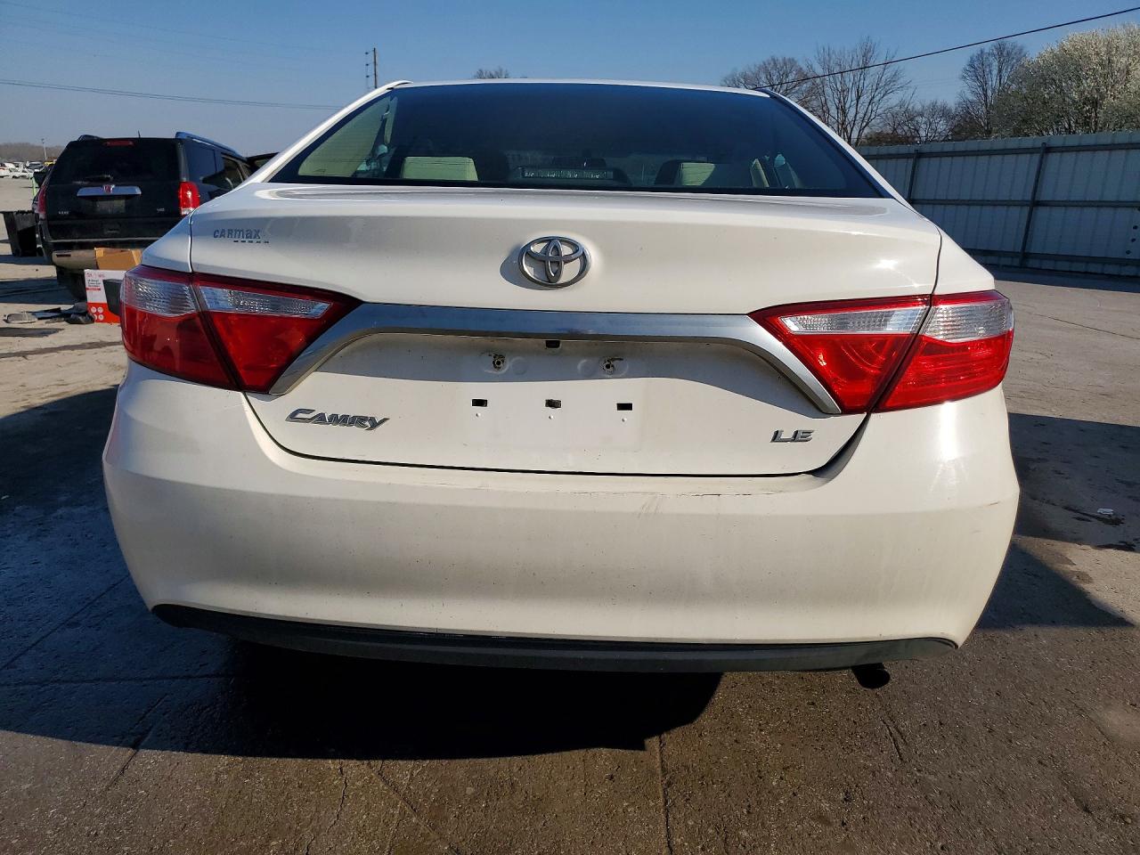 2017 TOYOTA CAMRY LE photo 6