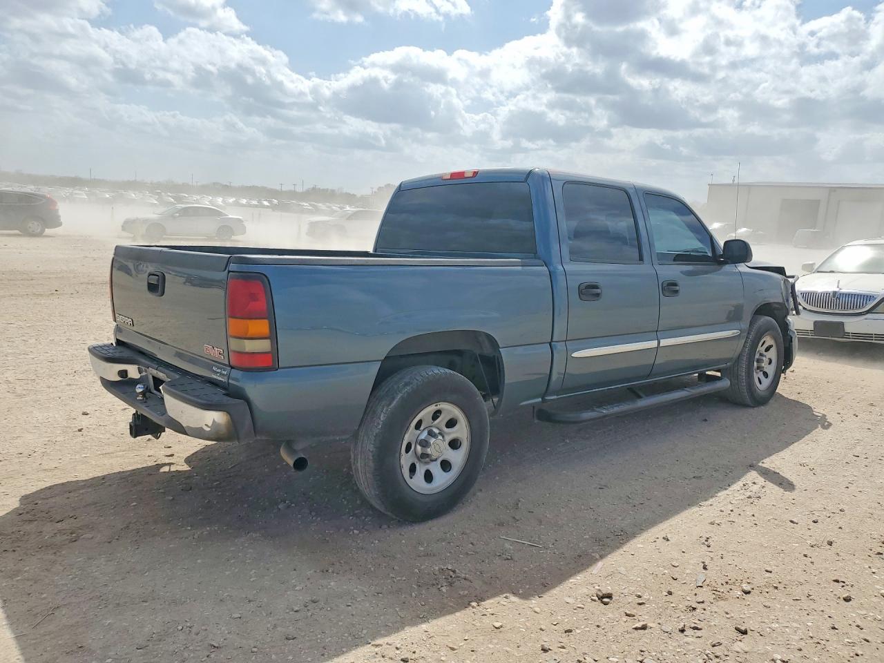 2007 GMC NEW SIERRA C1500 CLASSIC photo 3